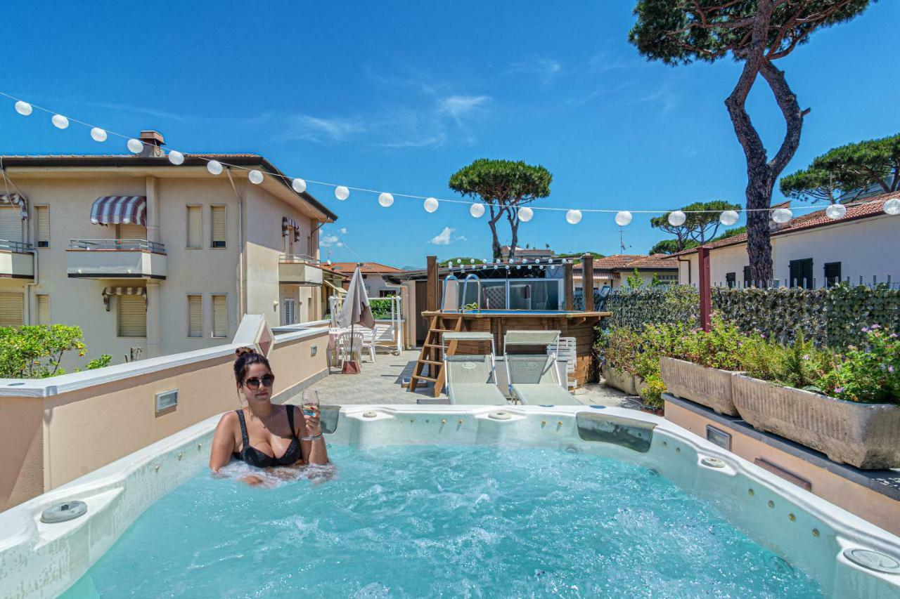 Hotel Mariani Lido di Camaiore Exterior photo