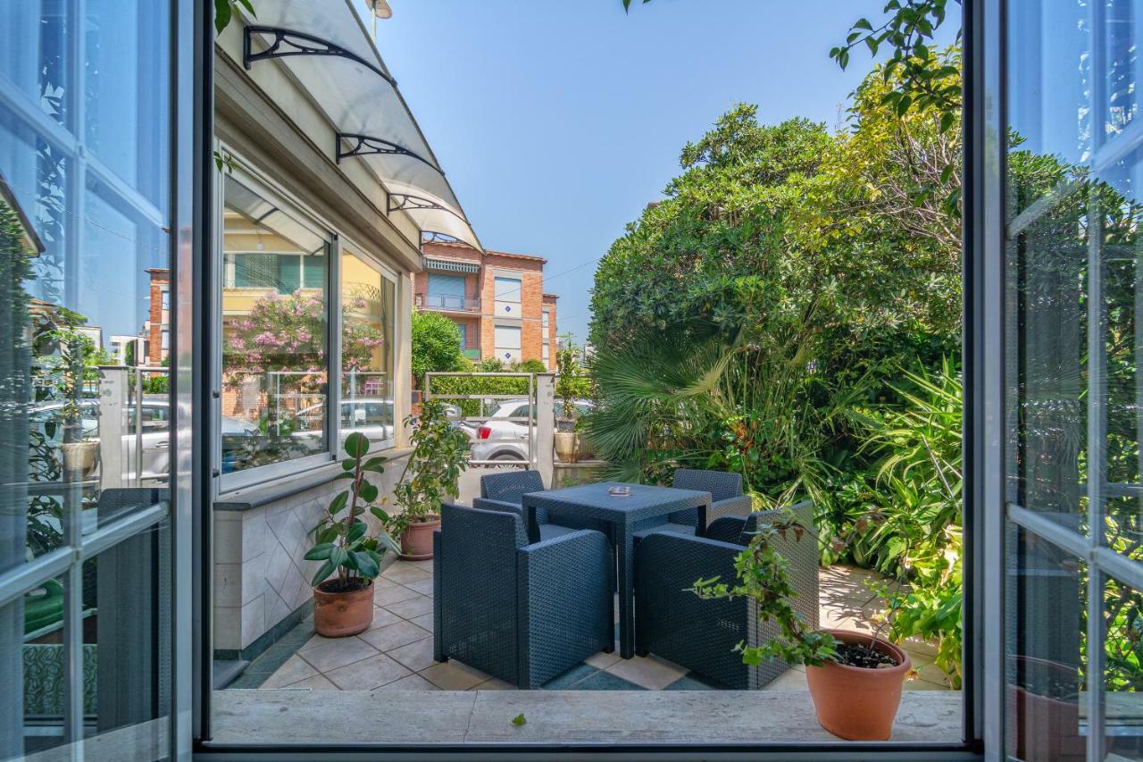 Hotel Mariani Lido di Camaiore Exterior photo