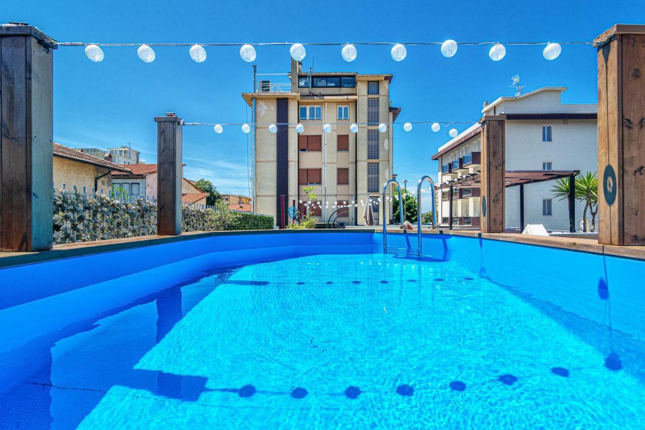 Hotel Mariani Lido di Camaiore Exterior photo